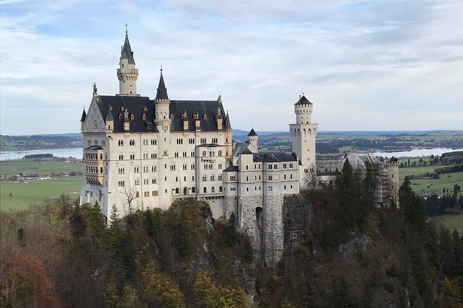 Neuschwanstein Castle Private Tour from Garmisch-Partenkirchen - Inside Neuschwanstein: Advanced Entry and Ludwig II Context