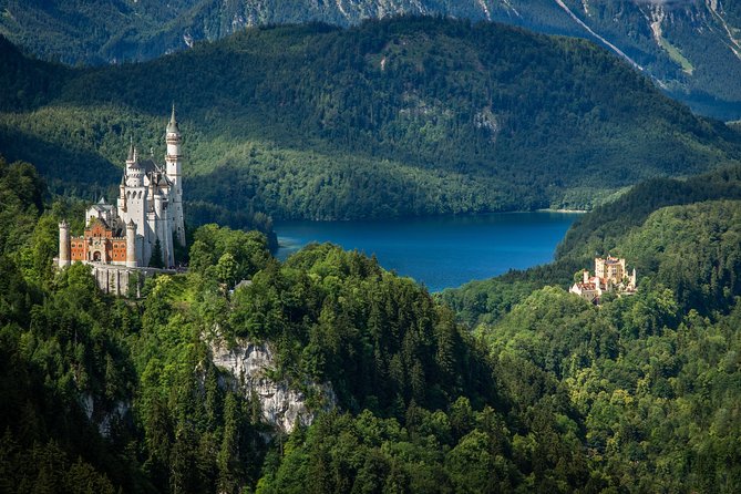 Neuschwanstein Castle Skip-the-Line Private Tour for Groups - Oberammergau center: carvings, house paintings, and a lunch break