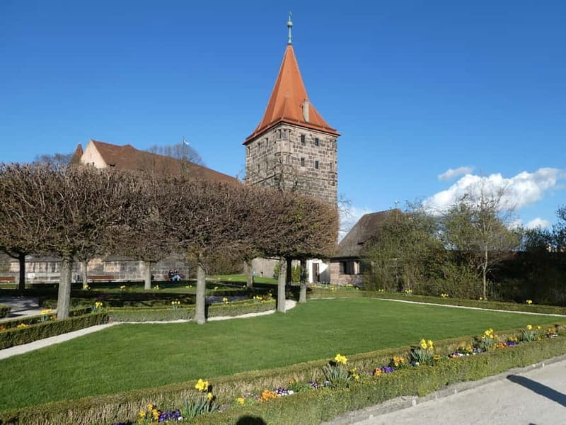 Nuremberg: Free Walking Tour - St. Sebaldus Church and Old City Hall: faith and civic power