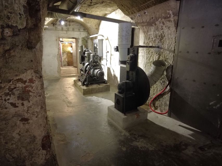 Nuremberg: Historischer Kunstbunker WWII Art Bunker Tour - Guides and Style: What Makes the Narration Work