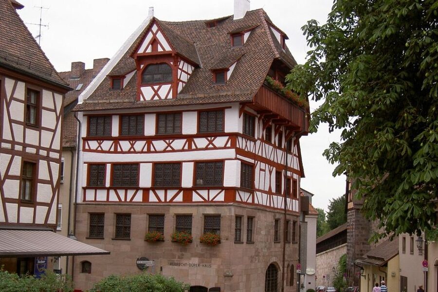 Nuremberg: Private 1.5-Hour Tour with Beer Tasting - What to expect on the ground: pace, language, and walking reality