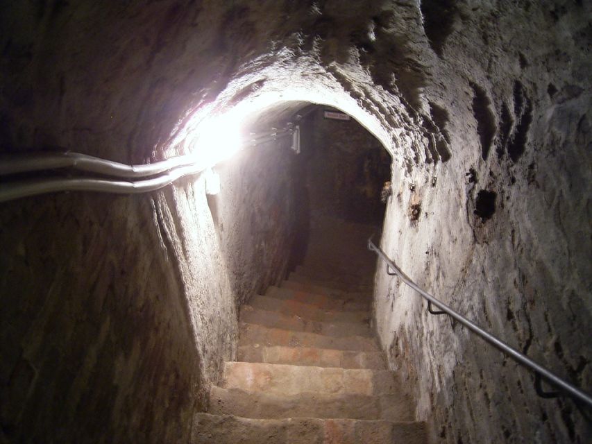 Nuremberg: Tunnels and Secret Passages in the City Wall Tour - Guides set the tone: engaging delivery and real Q and A