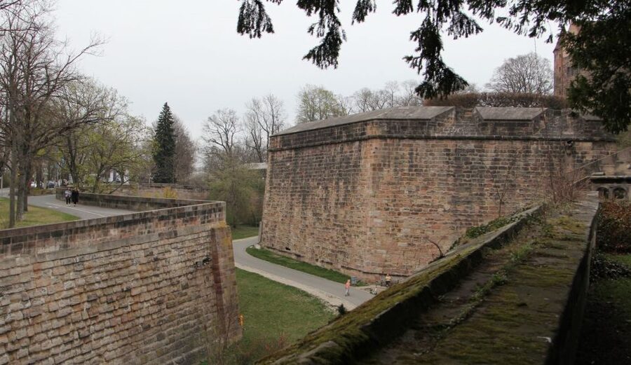 Nuremberg: Tunnels and Secret Passages in the City Wall Tour - Price and value for a 1-hour underground fortifications tour