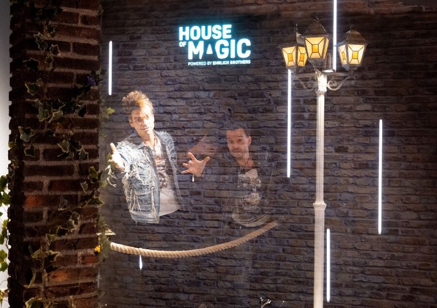 Oberhausen: HOUSE OF MAGIC - powered by Ehrlich Brothers - Rules that affect families, kids, and planning