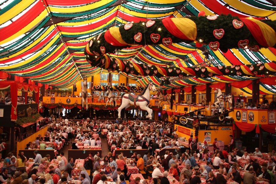 Oktoberfest Munich: Lunch/Dinner table reserv. big beer tent - Paulaner or Hofbräu Tent Seating: What Guaranteed Means in Practice