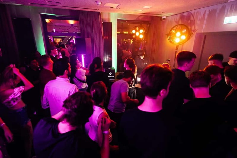 Original Hamburg Pub Crawl Sex & Crime St. Pauli Tour - VIP Club Entry and the Door Rules You Should Respect