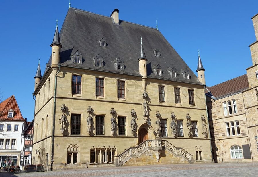 Osnabrück: Rathaus- und Altstadt Tour (Stadtführung) - Should You Book This Osnabrück Rathaus Tour?
