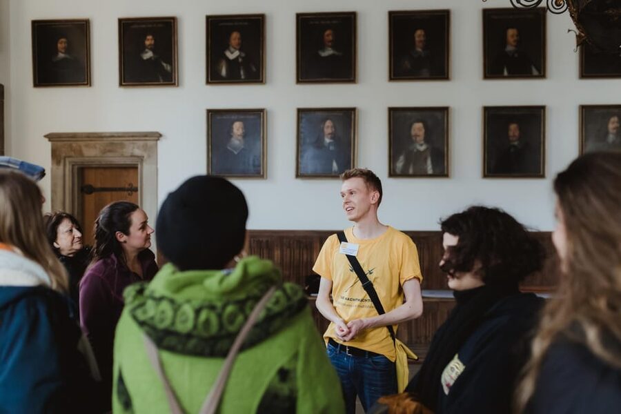 Osnabrück: Rathaus- und Altstadt Tour (Stadtführung) - Finding the Group at Bierstraße 28, and What to Wear