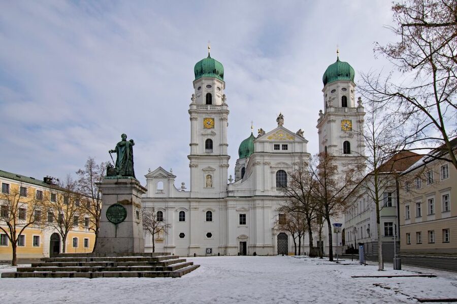 Passau: 1-Hour Guided City Walking Tour - Old Town Hall tower: flood lines that tell the real story