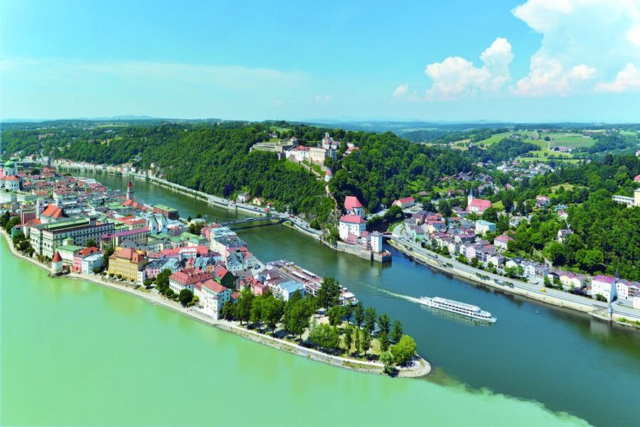 Passau: Floating City Highlights Tour on the Danube and Inn - Three Rivers Confluence: Danube, Inn, and Ilz in One Moving View