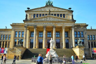Private Berlin: Iconic Sights and Hidden Gems Walking Tour