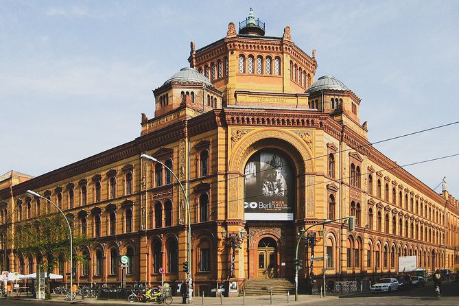 Private Berlin WWII and Cold War History Tour with Local Expert Guide - Photo stops that teach you how Berlin remembers