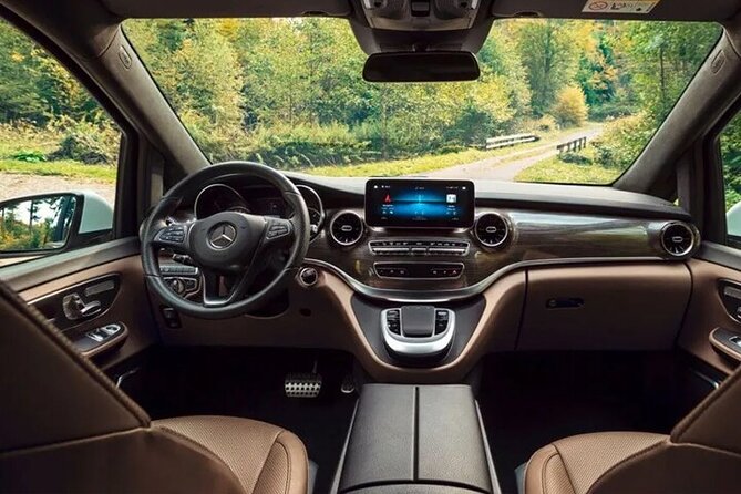 Private Departure Munich City to Munich Airport by Luxury Van - Who this transfer suits best