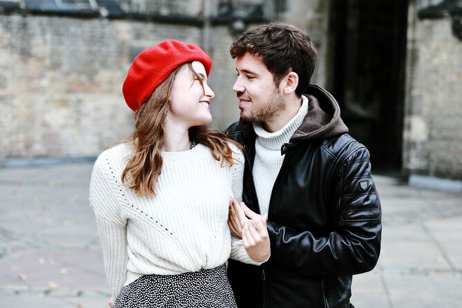 Private Romantic Urban & Street Photoshoot - The best starting point: Apple Jungfernstieg and a quick warm-up
