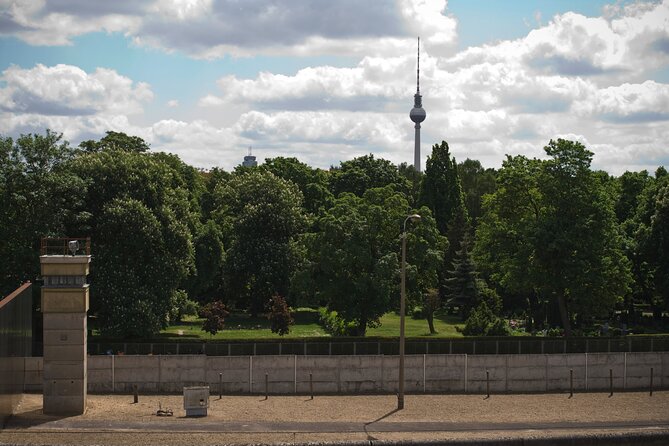 Private Walking Tour: World War 2 and Cold War Sites in Berlin - Prenzlauer Berg prison sites and the East Side Gallery murals