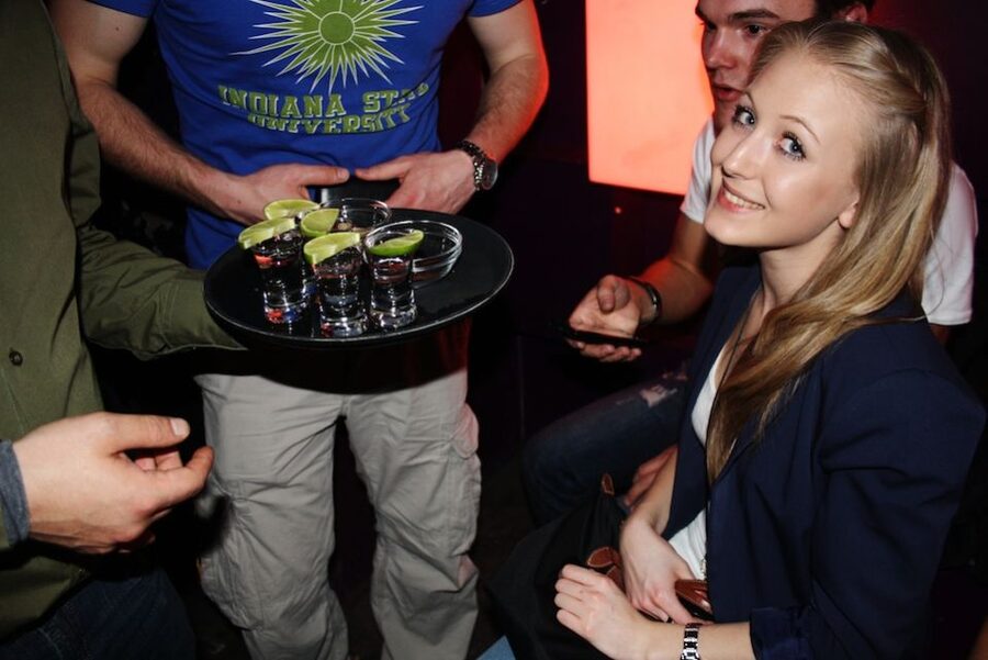 Pub Crawl Cologne Including Admission Fee for Bars and Shots - Who this pub crawl is best for in Cologne