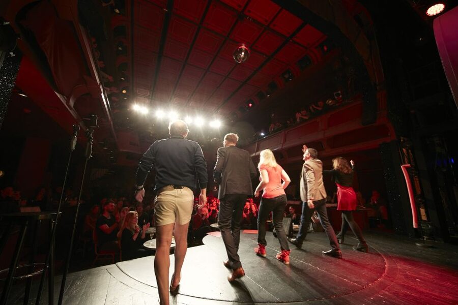 Quatsch Comedy Club Berlin: Die Late Night Show - Getting seats that actually work: categories, first-come rules, and sightlines