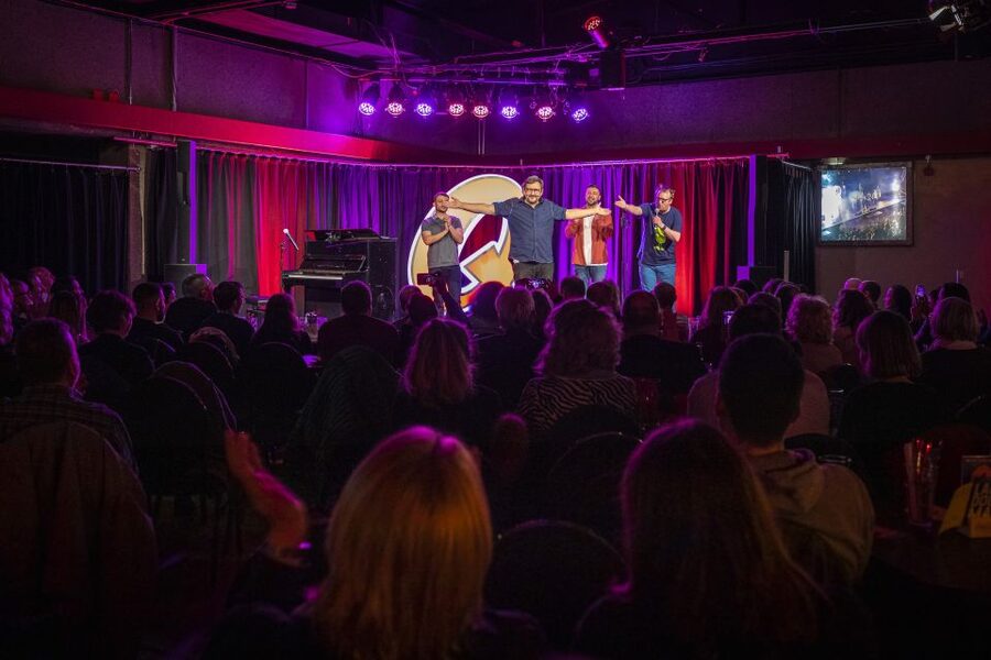 Quatsch Comedy Club München: Die Live Show - The 2-Hour Live Show: Host, Four Comedians, Big Q Energy