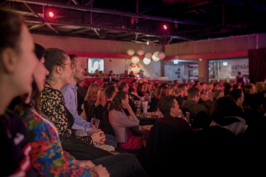 Quatsch Comedy Club München: Die Live Show - Rules That Matter: Bags, Pets, Smoking, and IDs