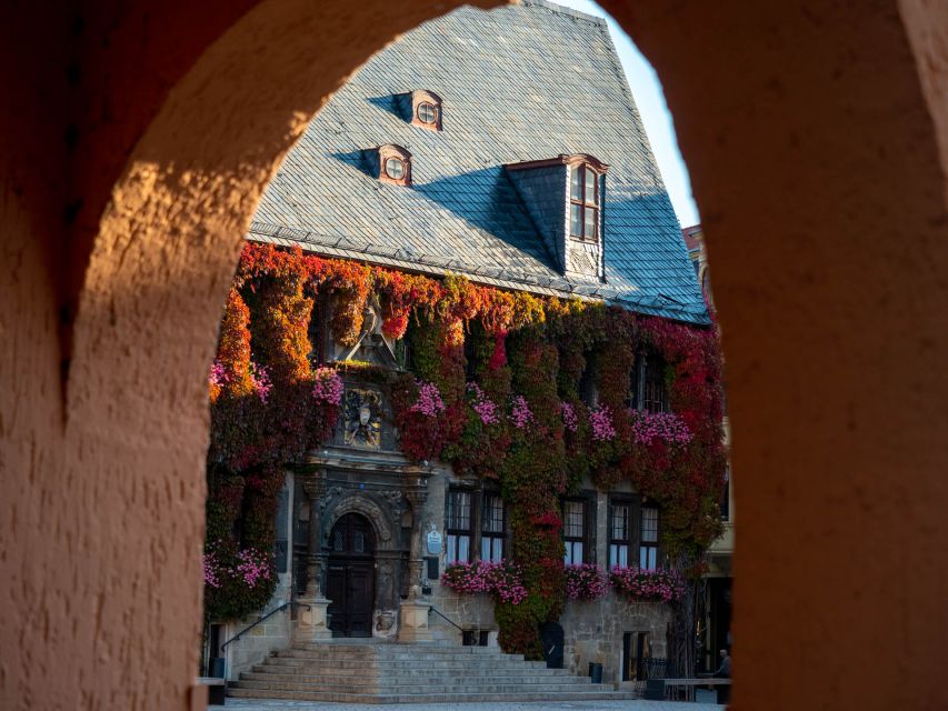 Quedlinburg: Guided City Highlights Walking Tour - The timber-framed house count: what “2,000-plus” means when you see it