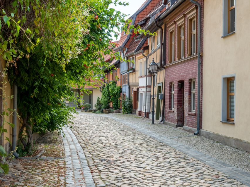 Quedlinburg: Guided City Highlights Walking Tour - Rain or shine: how to stay comfortable on this highlights route