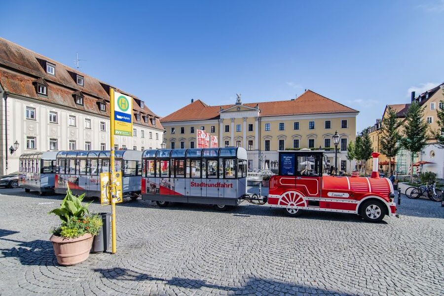Regensburg: City Tour with the Bimmelbahn Train - The Audio Guide Experience in Six Languages