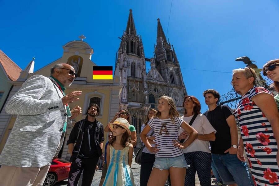 Regensburg: Guided City Walking Tour of the Old Town - Meeting on Rathausplatz, then straight into Regensburg Old Town
