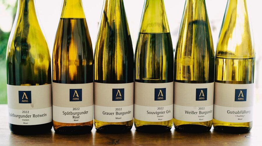 Reil, Mosel: Guided organic wine tasting and cellar tour - Finding Arns Winery at Kringstraße 36