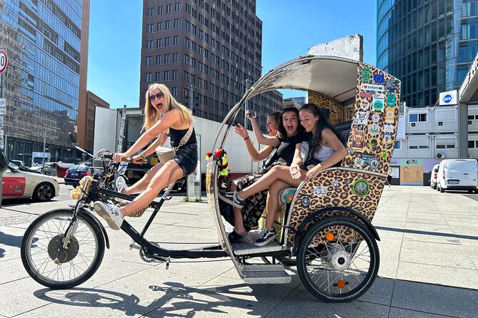 Rickshaw Sightseeing City Tours Berlin - Rikscha Tours - Comfort package: Wi-Fi, warm blankets, and music on request