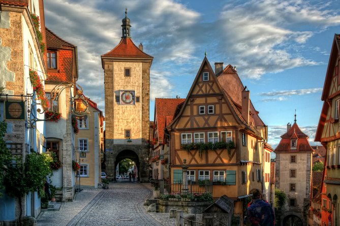 Romantic Road, Rothenburg, and Harburg Day Tour from Munich - The bus ride and Hallertau views: comfort helps on long days
