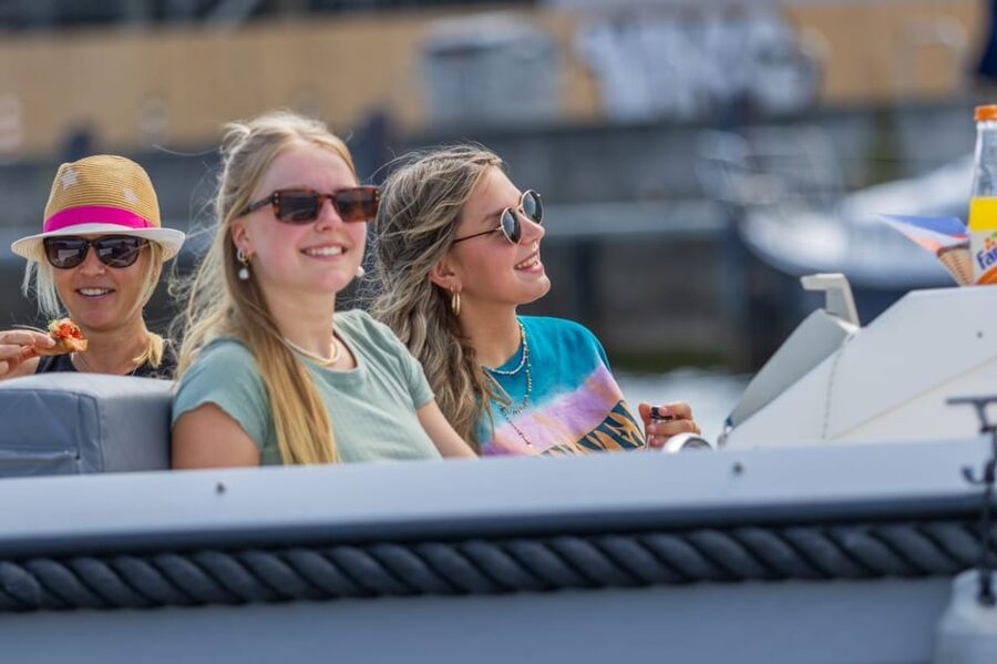 Rostock: Electric Boat Rental on the Warnow River - Key things that make this e-boat rental work