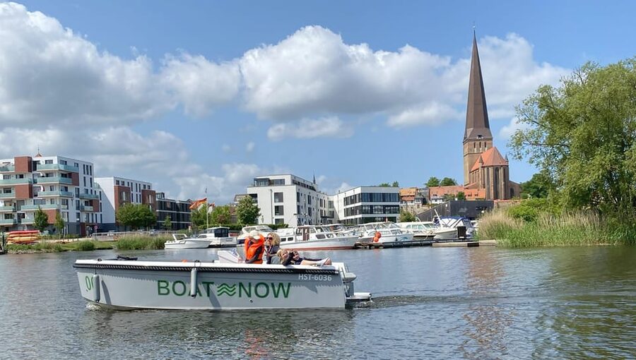 Rostock: Electric Boat Rental on the Warnow River - Onboard comfort for up to six: more than just a boat ride