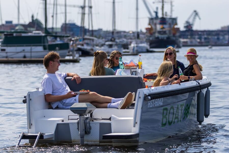 Rostock: Electric Boat Rental on the Warnow River - Safety standards and life vests: what matters in practice