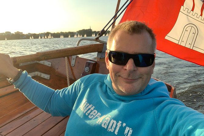 Sailing trip on the Hamburg Outer Alster - The captain’s role: when you learn most, and why questions help