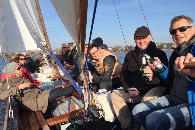 Sailing trip on the Hamburg Outer Alster - Timing, weather, and how to plan your day on the Alster
