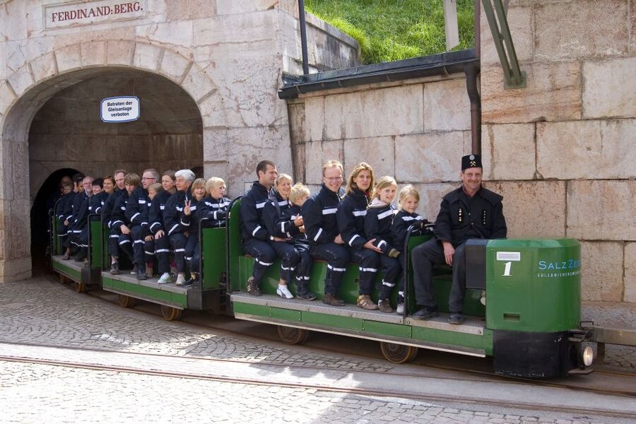 Salzburg: Sound of Music and Salt Mines Tour - Berchtesgaden Stops: Mountain Views and the Small-Town Pause