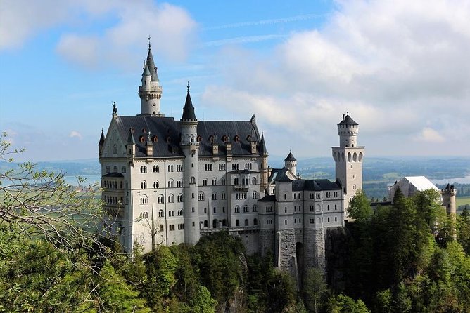 Skip the Line: Neuschwanstein Castle Private Tour From Füssen or Hohenschwangau - How the Day Flows: From Pickup to Castle, Then Back Down