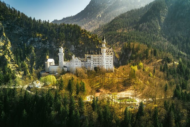 Skip The Line Neuschwanstein Castle Tour from Hohenschwangau - English-Speaking Guide Plus Multi-Language Audio: A Useful Combo