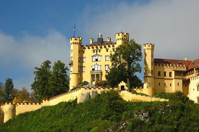 Skip-the-Line Neuschwanstein Castle Tour from Munich - Inside Schloss Neuschwanstein: what the guided experience really includes