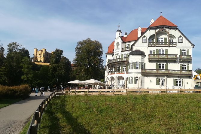 Skip-the-Line Neuschwanstein Castle Tour from Munich - After the castle: cafe time, the walk down, then the return