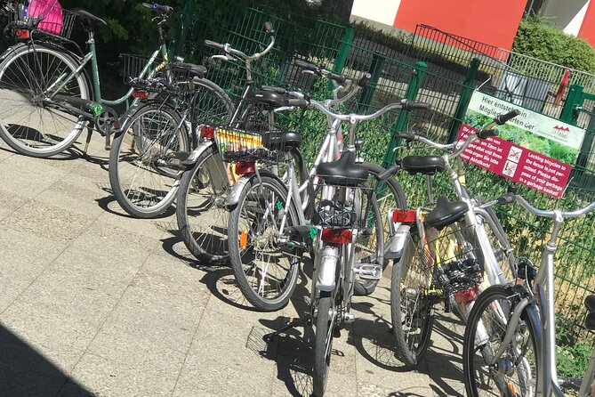 Small-Group Historical Bike Tour in Berlin - Stop 4: Reichstag area, the Brandenburg Gate story, and why parliament matters