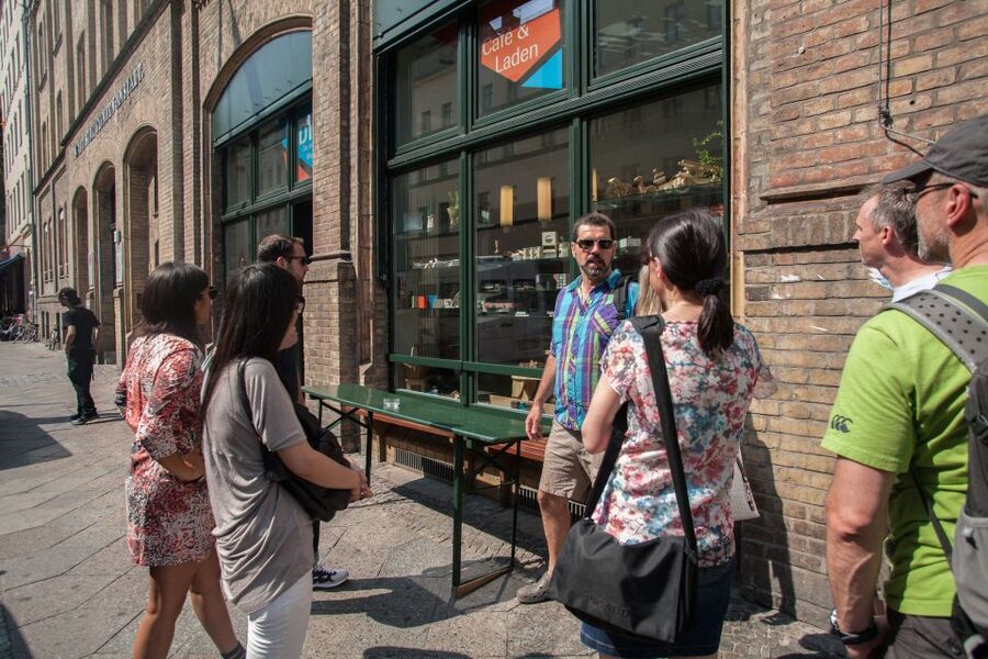 Small Group Walking Tour: "Wild Kreuzberg" - Finding the group: Skalitzer Straße and Kottbusser Tor orientation