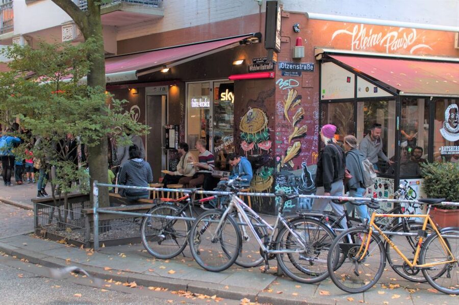 St. Pauli: Guided Food Tour with 5 Tastings - St. Pauli, but make it food and stories