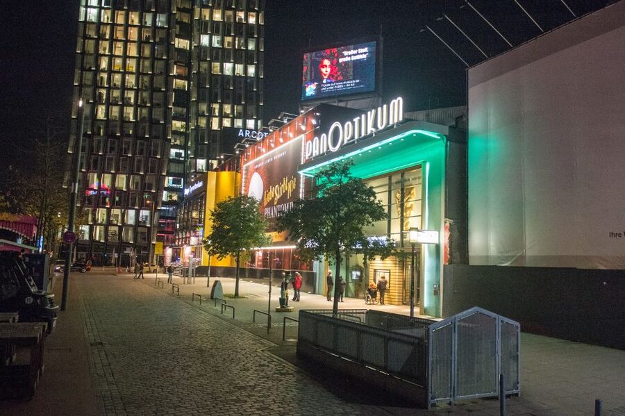 St. Pauli Nightlife Tour with Drag Queen in German - Olivia Jones’ Dollhouse Stop and Why It Matters