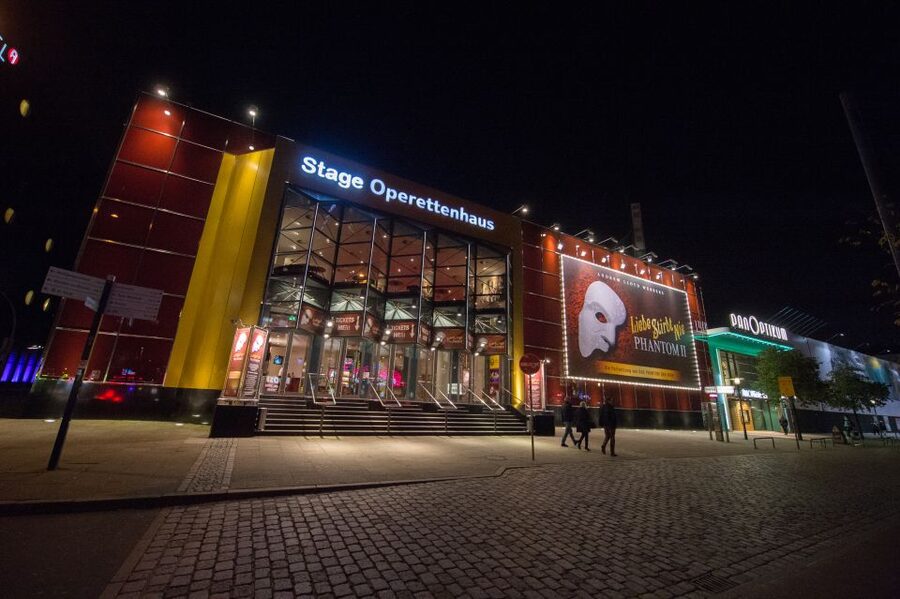 St. Pauli Nightlife Tour with Drag Queen in German - Weather, Timing, and What to Wear on the Reeperbahn