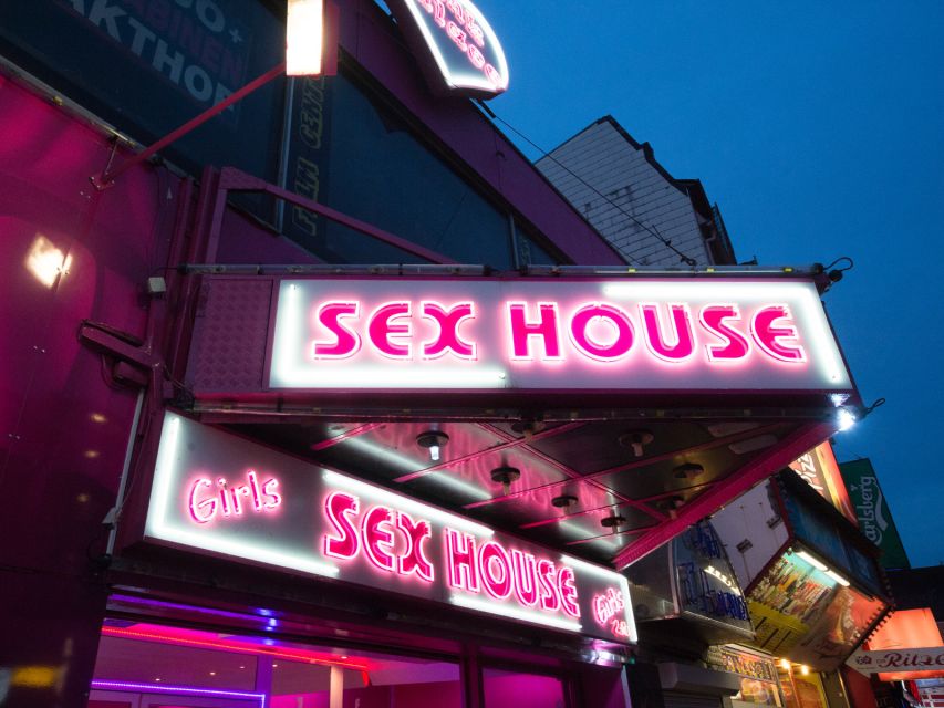 St. Pauli Tour: Drag-Attack with Barbie Stupid & Lee Jackson - What’s included in the 100 minutes, and what that means for you