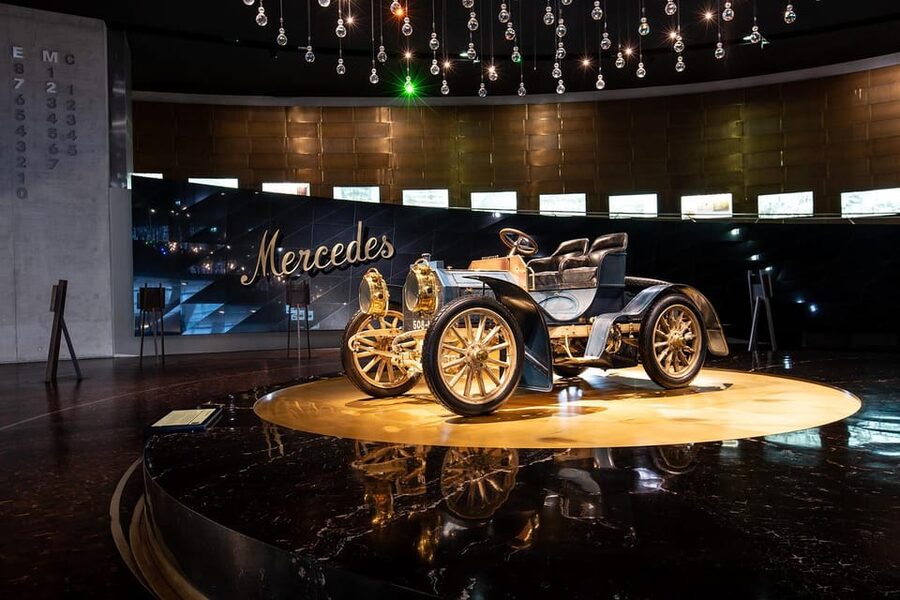 Stuttgart: Mercedes-Benz Museum Entry Ticket - The free audioguide in 8 languages, and how to use it well