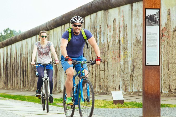 The Beauty of Berlin by Bike: Private Tour - Entering Berlin on a bike: why this format works