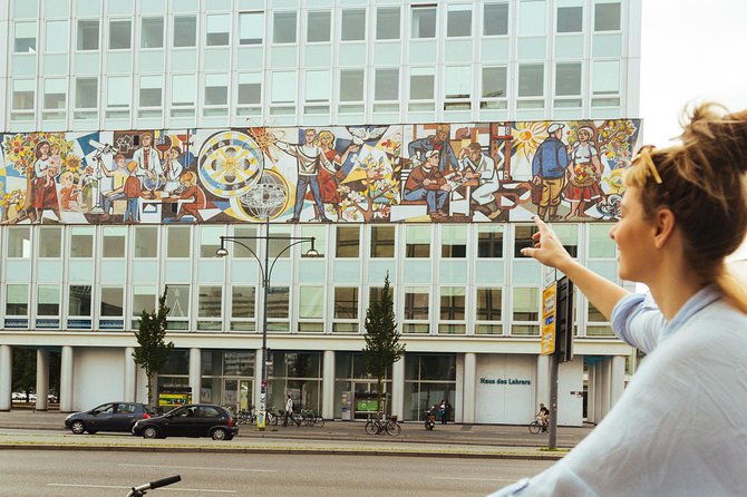 The Beauty of Berlin by Bike: Private Tour - Pace, bike comfort, and safety on city streets