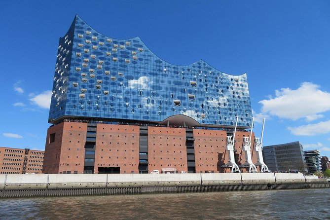 The Local Tour of Hamburg Historic Centre - Quick hits before you lace up